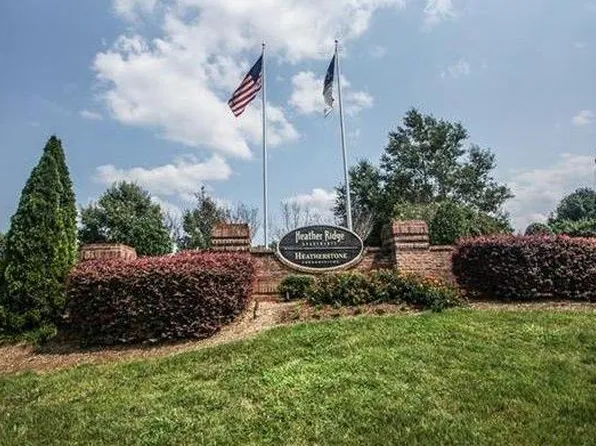 9129 Meadow Vista Rd, Charlotte, NC 28213