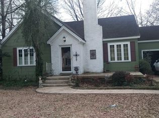 335 W Gay St, Charleston, MS 38921