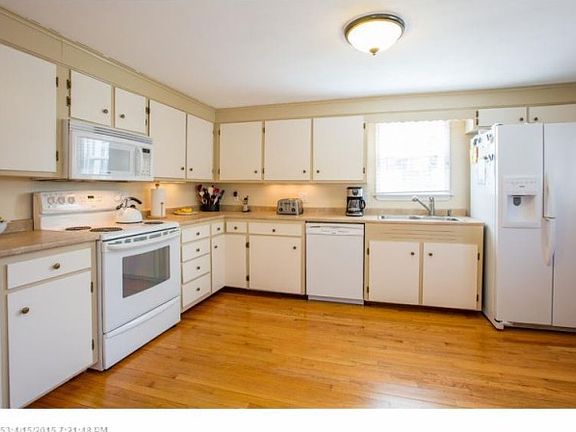 3rd image of 31 Central Park Ave