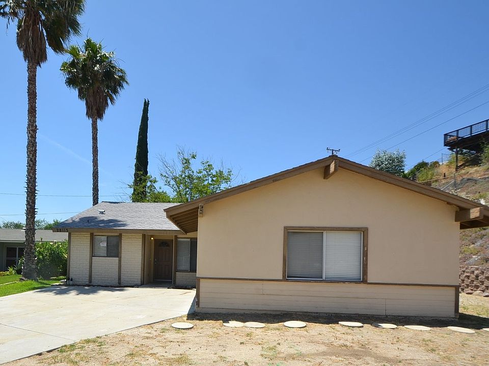 1st image of 28113 Dowell Dr