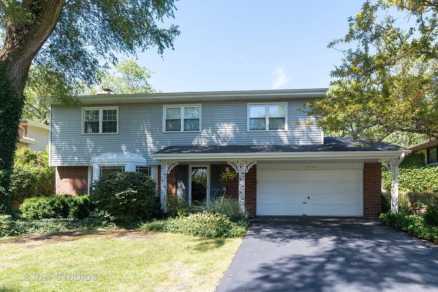 1236 Oxford Rd photo 1