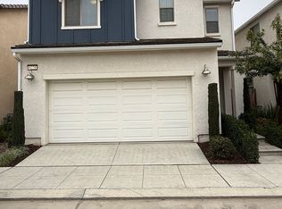 6225 E Bibi Dr, Fresno, CA 93727