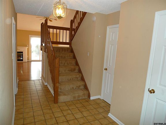 3rd image of 4027 Chaucer Pl