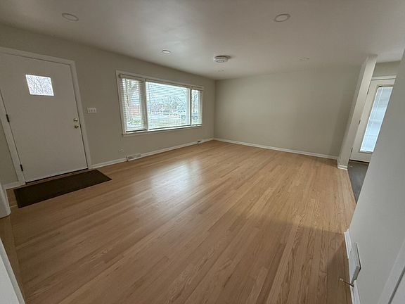 3rd image of 1S526 Nimitz Rd