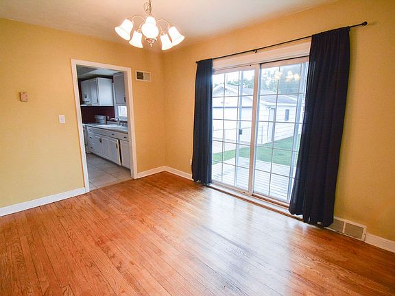5th image of 1418 3 1/2 St SE