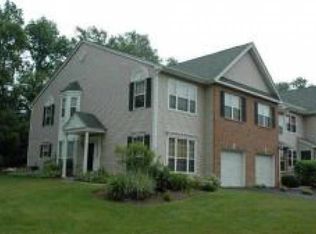 24 Pond Hollow Dr, Oak Ridge, NJ 07438