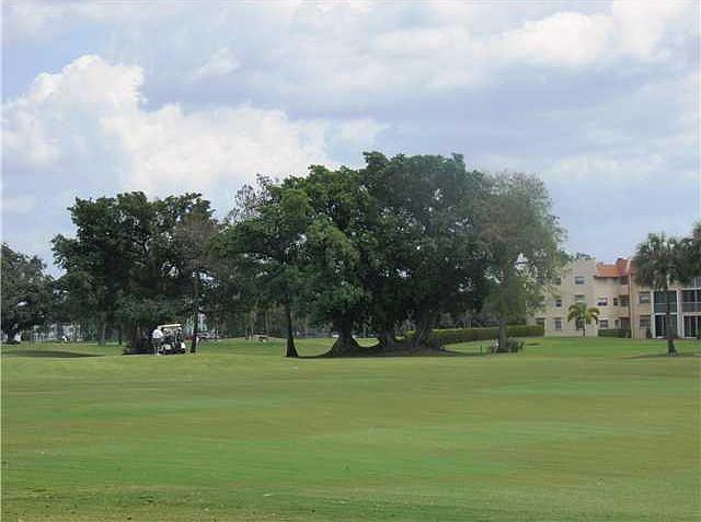 2nd image of 1040 Country Club Dr APT 102
