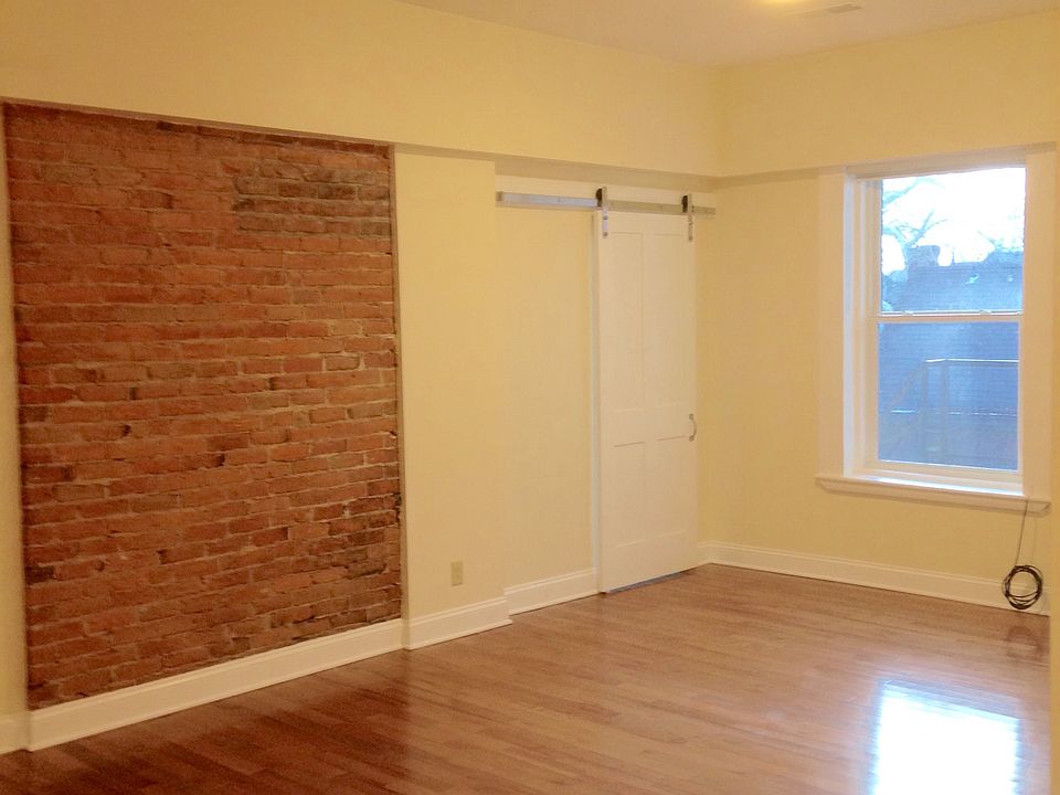 1st image of 20 Saint Louis Pl APT 6