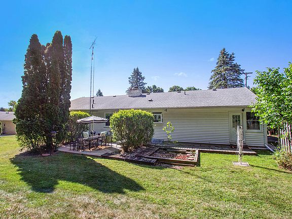 3rd image of 4723 Braeburn St SE