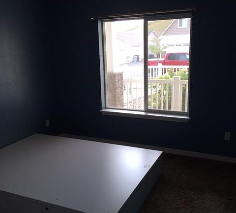 5th image of 1090 SW Latour Peak St