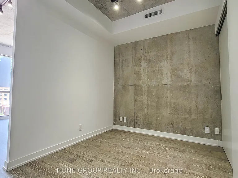 39 Brant St #704 — Photo 9