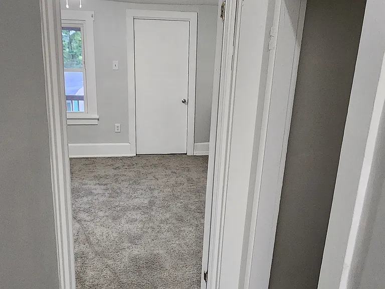 642 W Penn St — Photo 13
