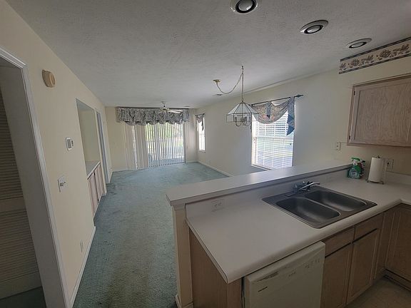 4th image of 664 Tupelo Ln. #8F