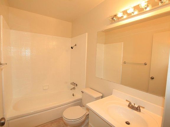 3rd image of 4899 Campbell Ave APT 4