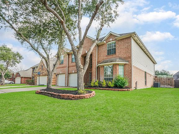 3rd image of 7311 Garden Field Ln