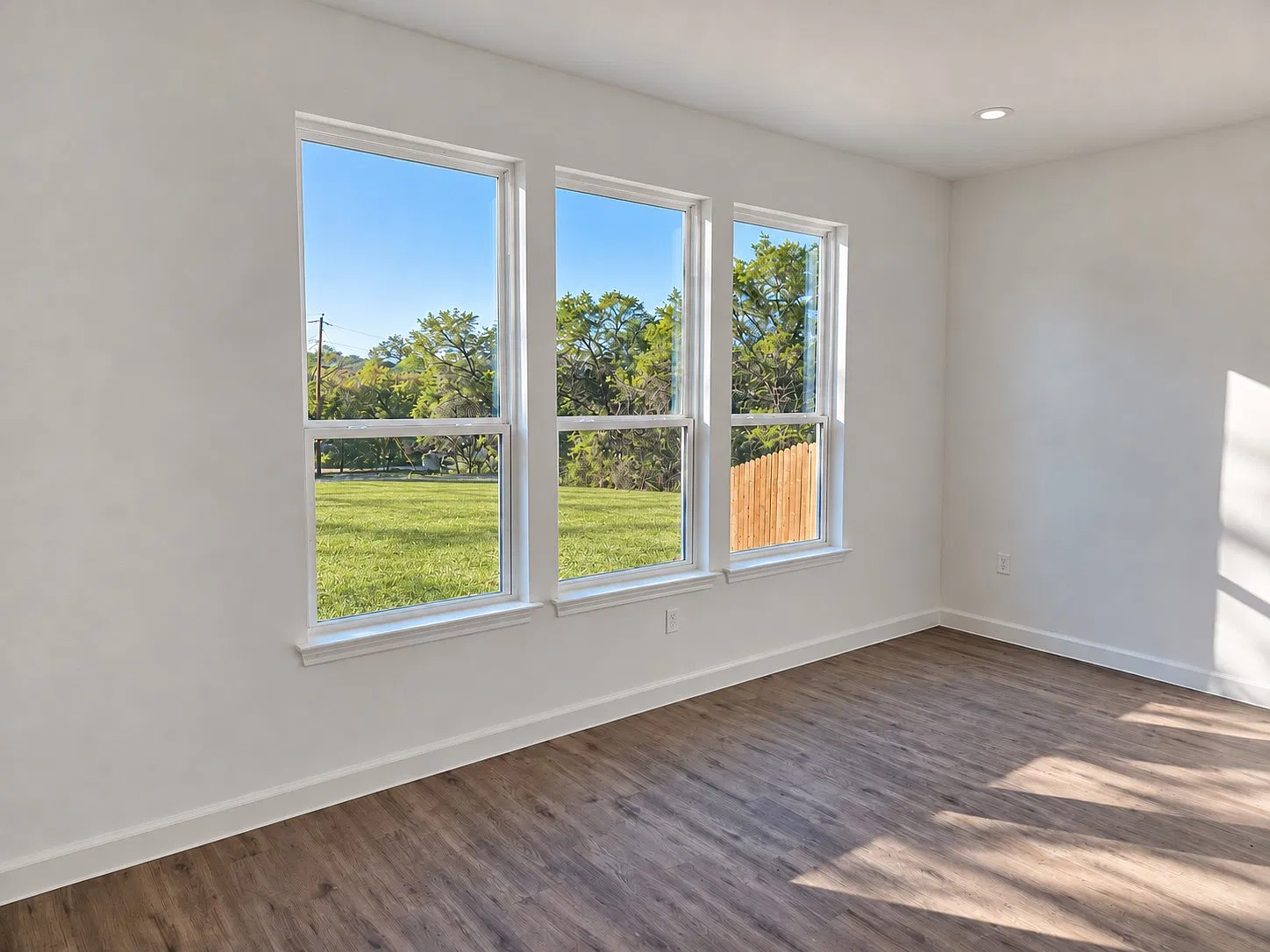 3 bed, 13427 sqft, $1,950 — Photo 4