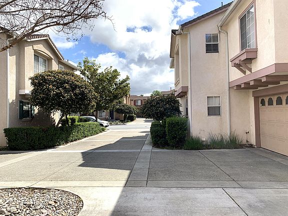 2nd image of 1613 Hermocilla Way