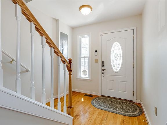 5th image of 602 N 30th St