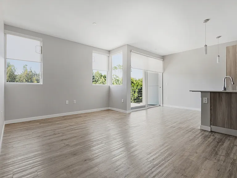 16300 Ventura Blvd #403 — Photo 17