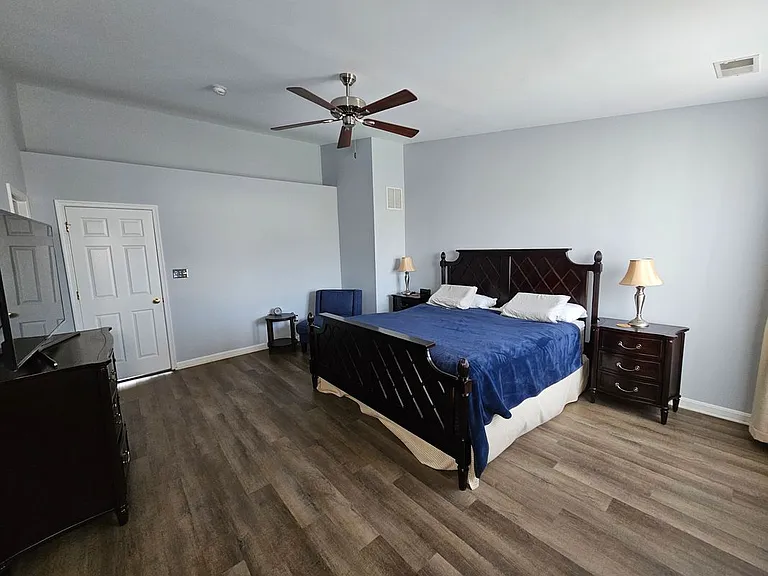 1201 Cambria Ter NE — Photo 23