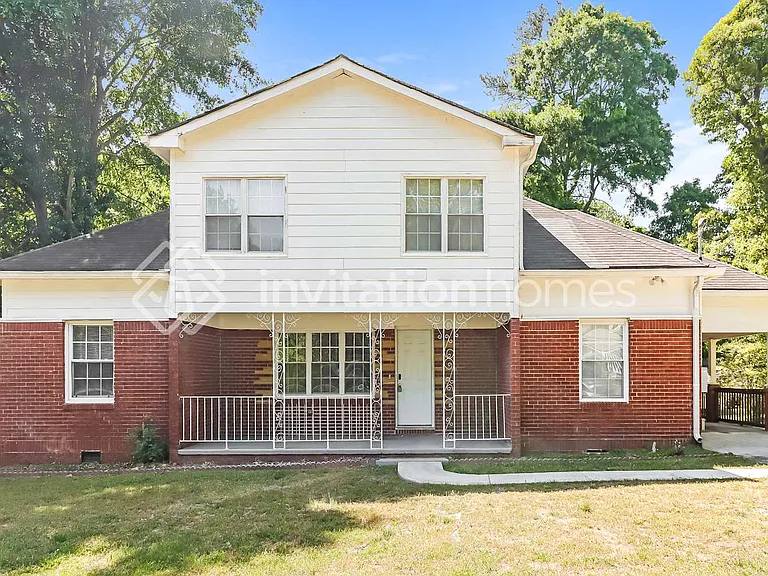 6323 Temple St — Photo 1