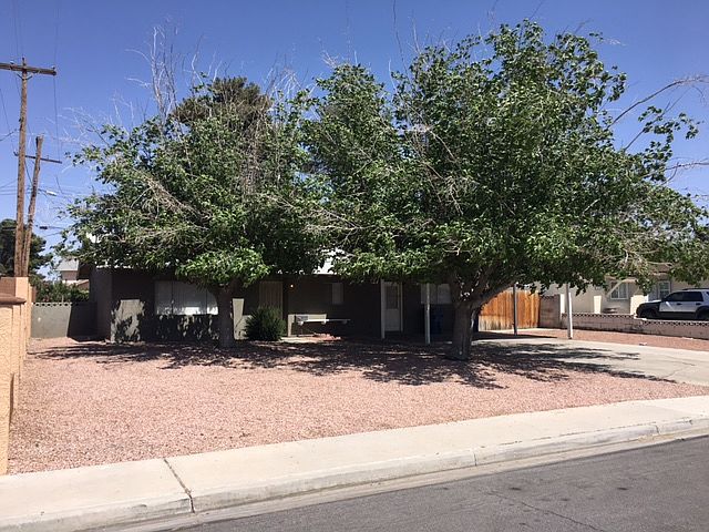 1st image of 3072 Greenbriar Dr