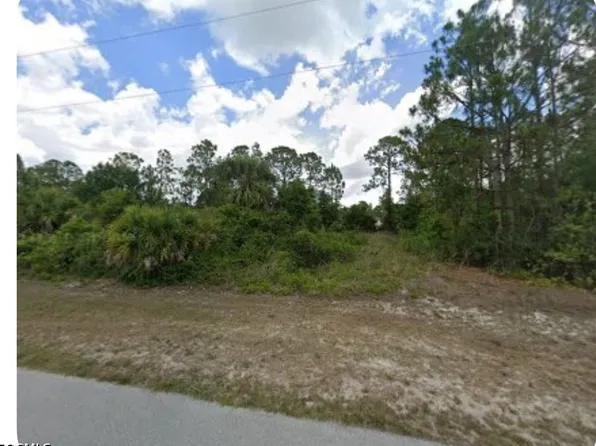 1039 Binkley St E, Lehigh Acres, FL 33974