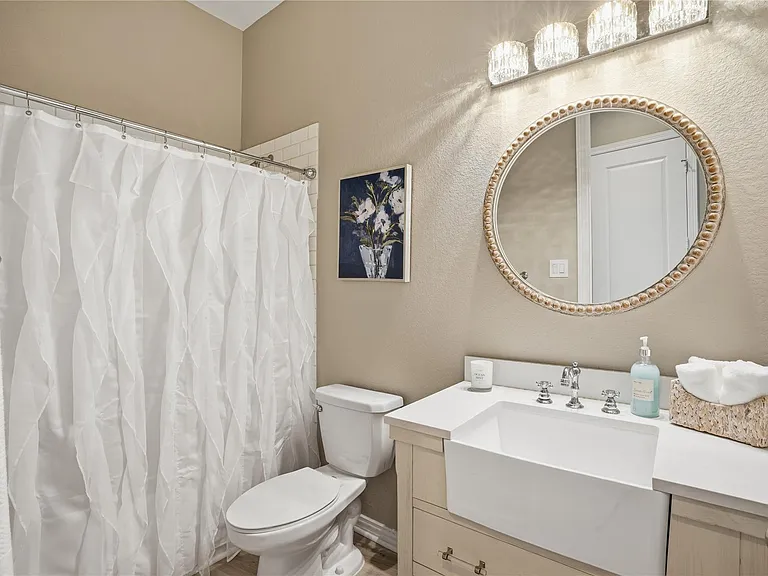 709 N Bayshore Dr — Photo 13