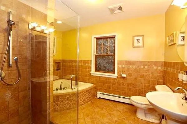Sold by House-N-Key Realty | media 7