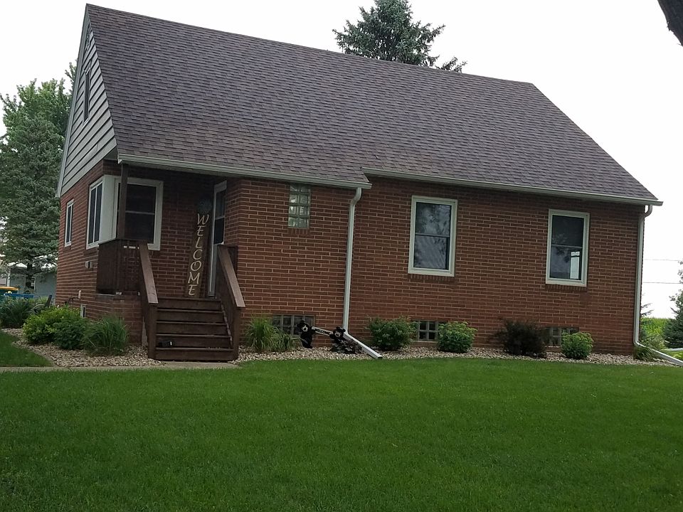 1st image of 407 E Woodman St