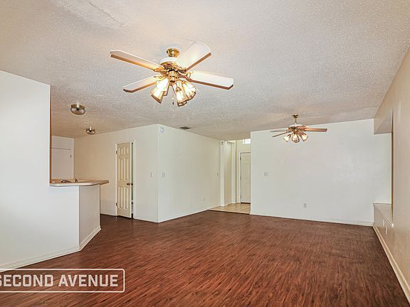 3rd image of 7226 Windwillow Dr