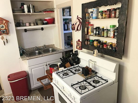 4th image of 2812B N Weil St