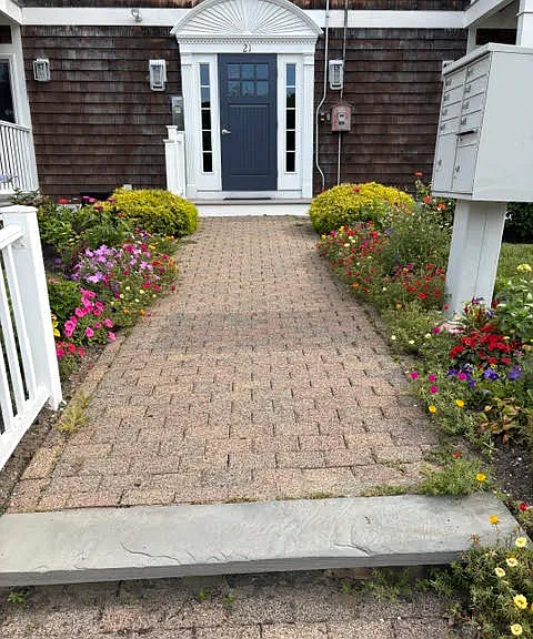 21 Starr Dr #101 — Photo 1