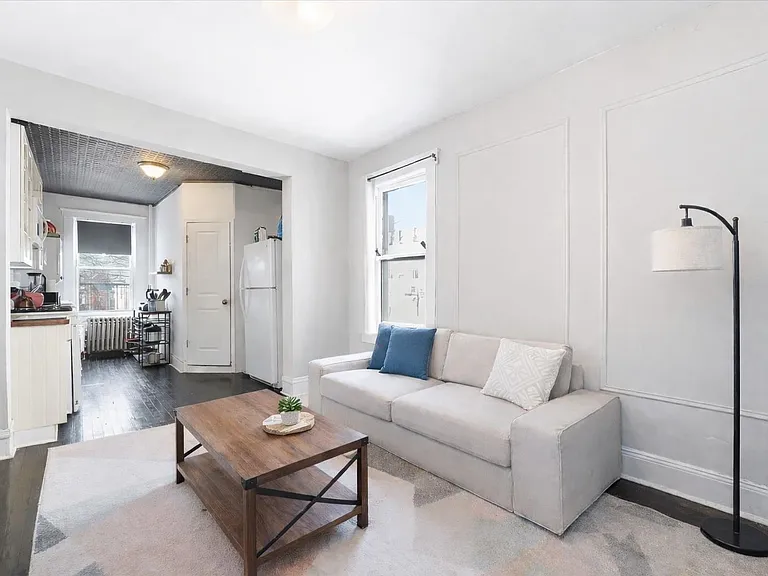 33 Thorne St #4 — Photo 2