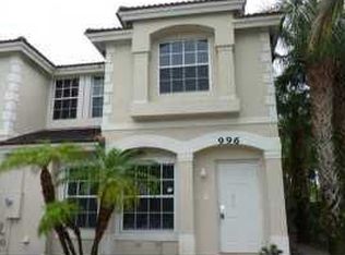 996 Summit Lake Dr, West Palm Beach, FL 33406