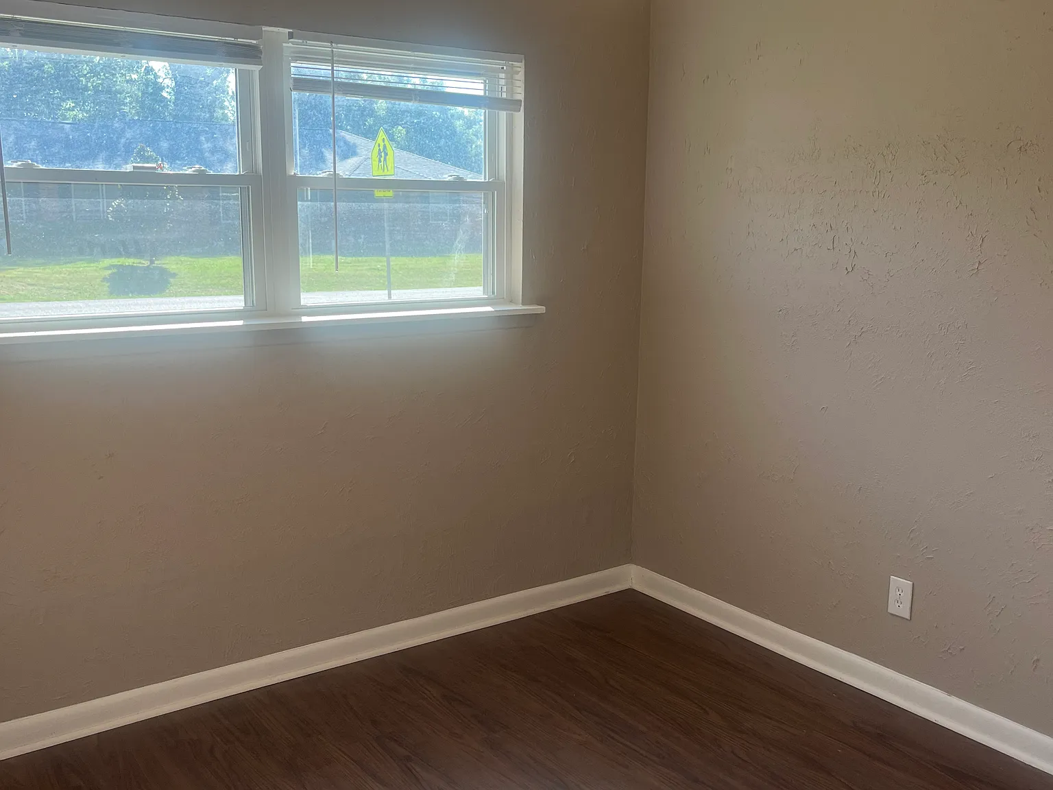 4 bed, 1800 sqft, $1,800 — Photo 4