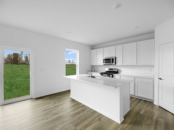 2nd image of 752 W Ashton Dr