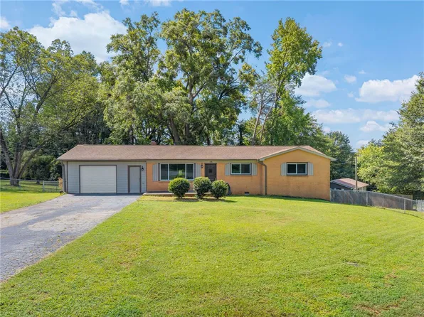 116 E Hill Dr, Easley, SC 29640