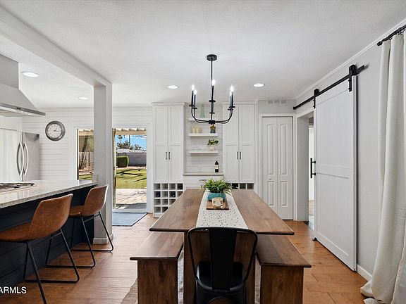 2nd image of 2733 E Clarendon Avenue