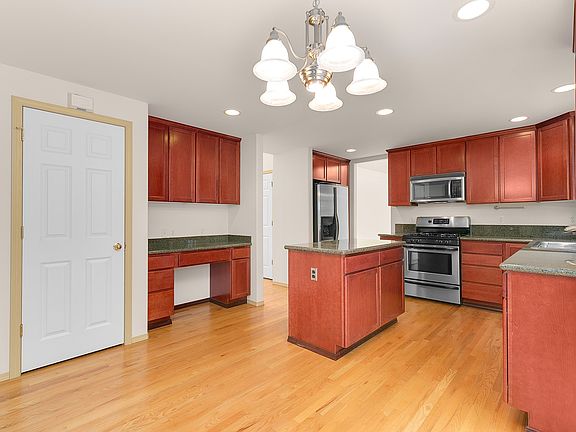 4th image of 4927 137th St SE