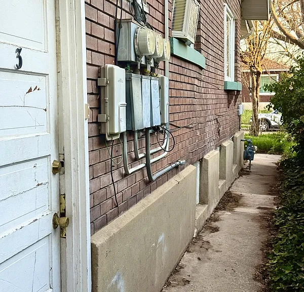 925 S Wilson Ave #3 — Photo 2