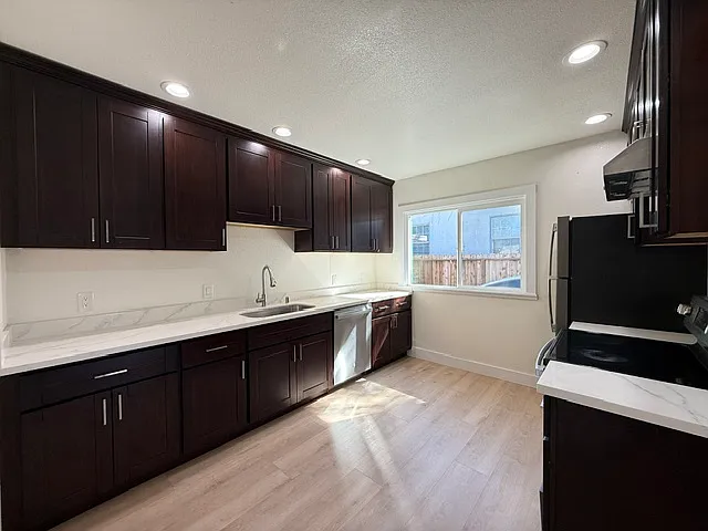 577 Durant Ave — Photo 14