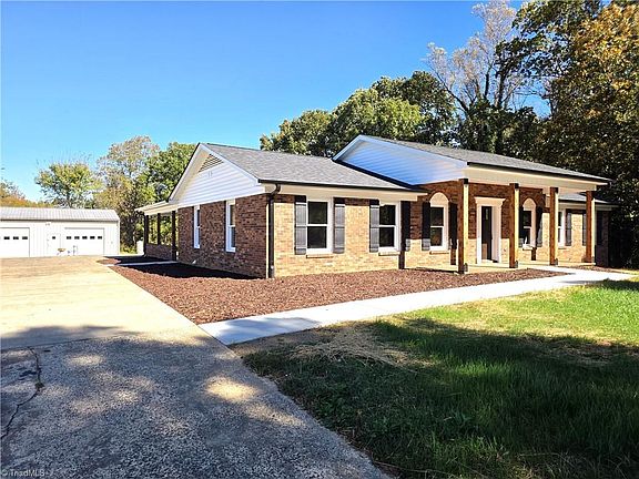 2nd image of 1308 W State Highway 65