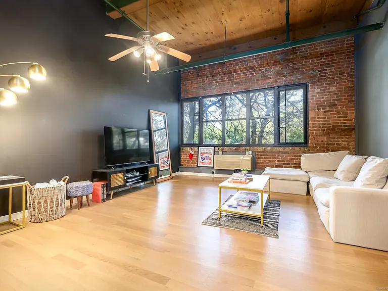 149 Water St #4D — Photo 4