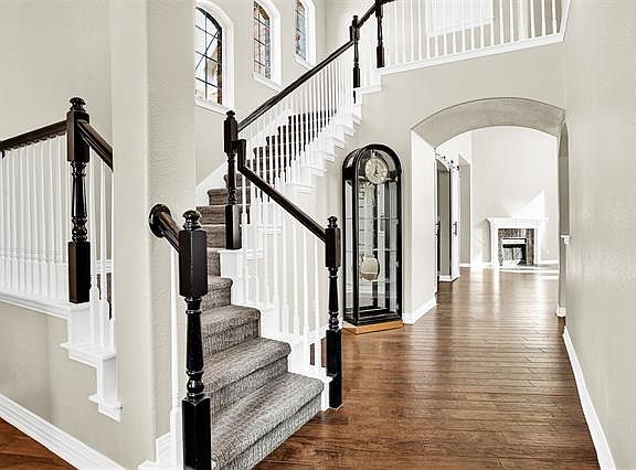 3rd image of 3208 Heatherbrook Ln