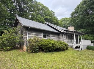 377 Woodstream Rd, Waynesville, NC 28786