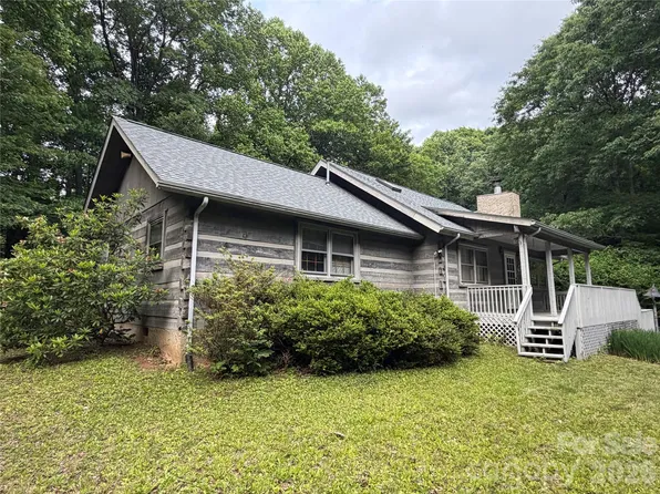 377 Woodstream Rd, Waynesville, NC 28786