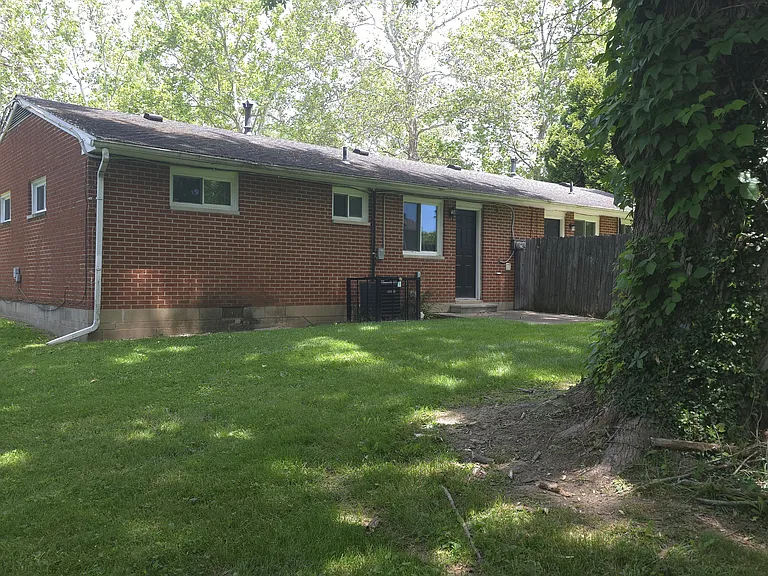 117 Elmwood Dr — Photo 11