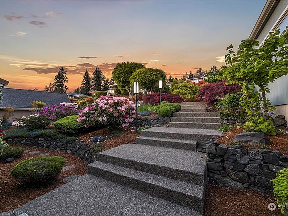 4th image of 4020 52nd Avenue Ct NW