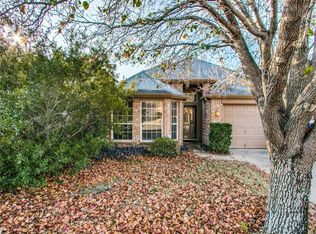 606 Lake Bridge Dr, Lake Dallas, TX 75065